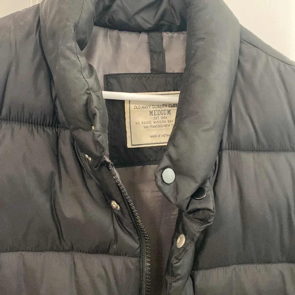 Old navy Vest - Picture 3 of 4